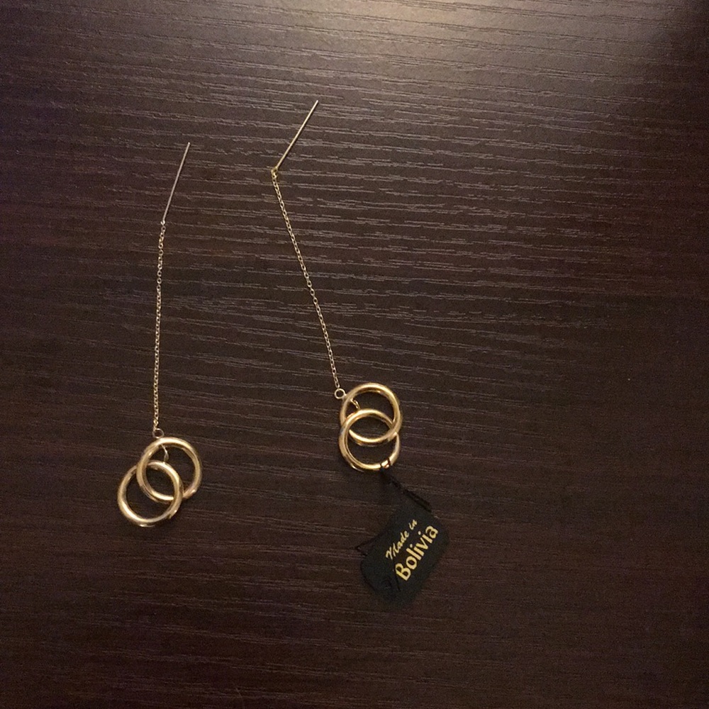 Adorable dangly earrings!